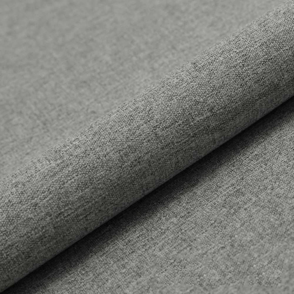 BRISTOL er et slitesterkt og praktisk møbelstoff i 100 % polyester, med en imponerende slitestyrke på 90 000 Martindale. Stoffet kombinerer et moderne, elegant uttrykk med egenskaper som gjør det spesielt godt egnet til møbler som brukes mye i hverdagen.